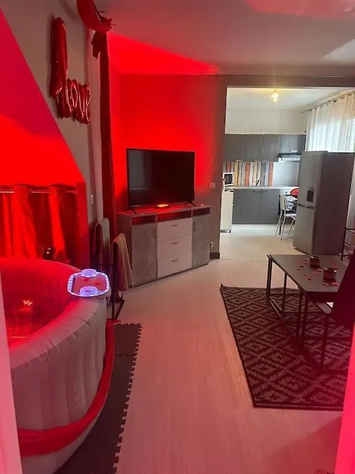 Love House Spa 3 Aulnay-sous-Bois 0*,  France